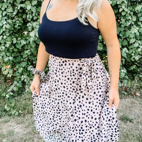 Leopard Pleated Skirt 🐆 - Picture 2 of 3